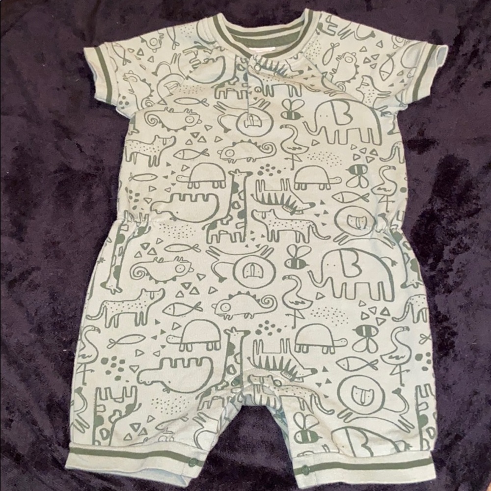Cat & Jack romper green animals size 24 months EUC